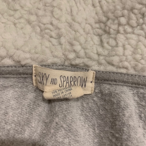 gray zip up hoodie - Picture 4 of 7